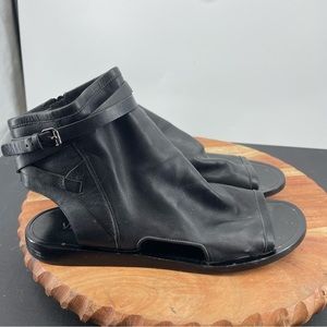 Vince Thalia Slouchy black Leather Cutout Flat Sandals Size 39/9